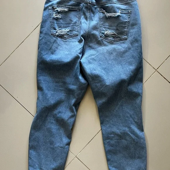American Eagle Distressed Light Blue Women's Ripped Jeans - Picture 2 of 4